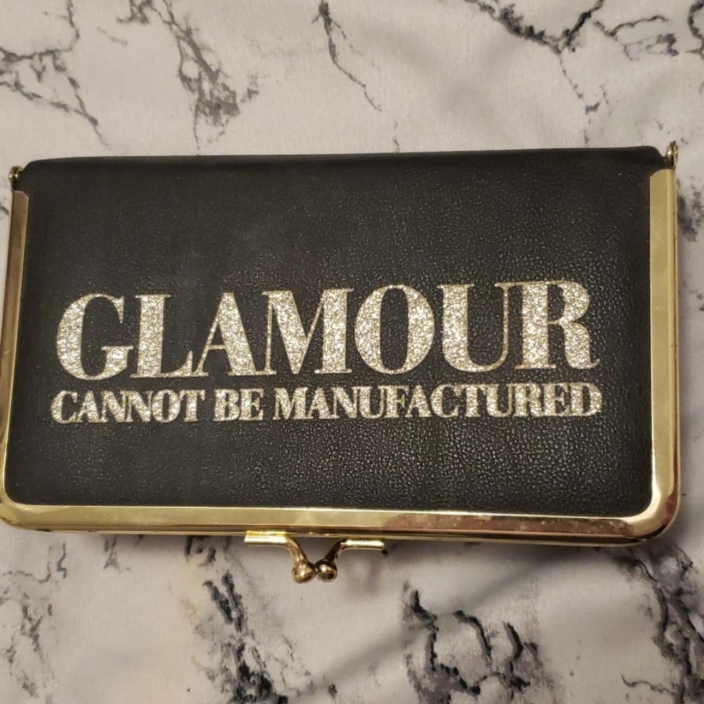 Glomour box